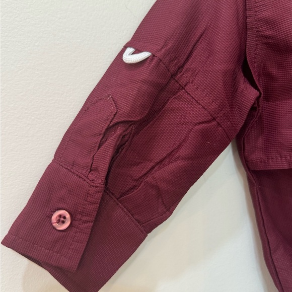 Bull Red
Baby Boys PFG Vented Fishing Shirt Button Up One Piece  maroon 6 months - Picture 5 of 8